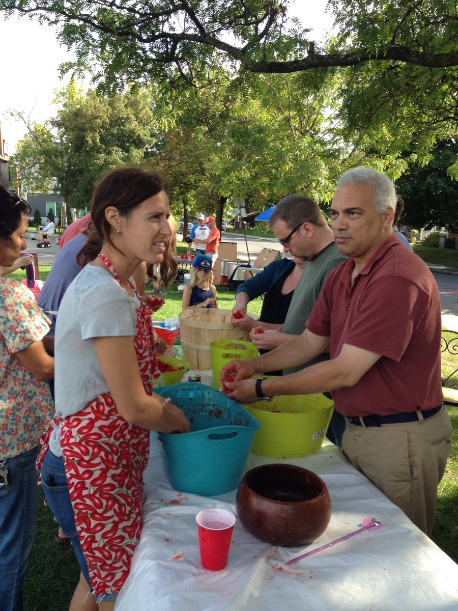SouthCorso's tweet photo. Thanks to everyone for making a last minute rain dated Dolce Vita a success! What a wonderful 'hood we live in! http://t.co/7QED8hedej