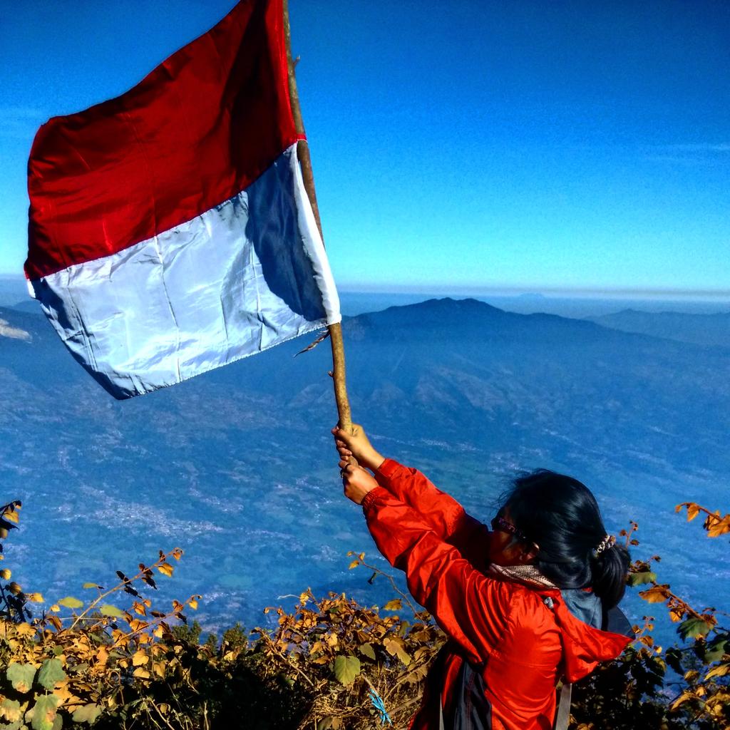 SsshellaaA's tweet image. Indonesia Tanah Air Beta.. 📍 mt. CIKURAY 2821 mdpl @infopendaki @infogunung @JejakPendaki_ @BackpackerINA