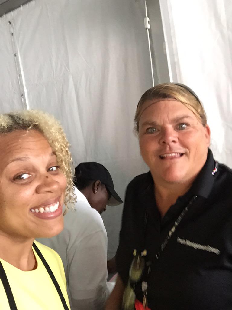 RyanRecruits's tweet photo. EY Volunteers for the @AhimsaHouse #betterworkingworld #EYCDSoutheast #eyconnectday #EY #pgatour #atlanta @PGATOUR http://t.co/mVVRg4NJc7