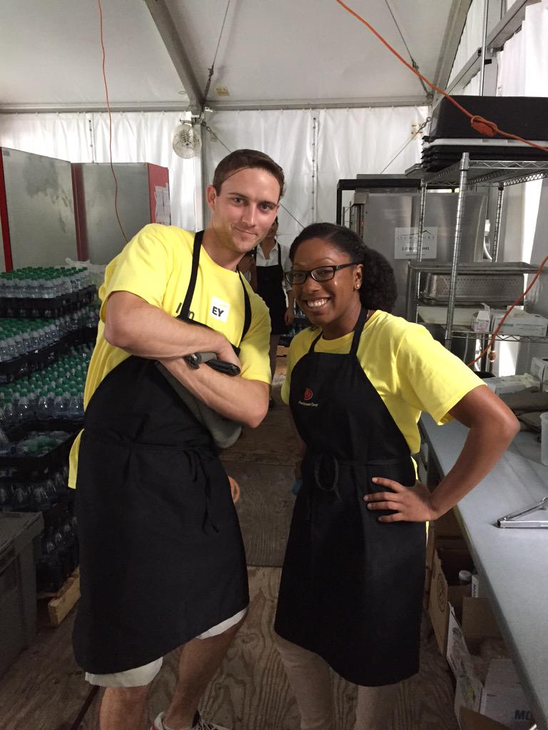 RyanRecruits's tweet photo. EY Volunteers for the @AhimsaHouse #betterworkingworld #EYCDSoutheast #eyconnectday #EY #pgatour #atlanta @PGATOUR http://t.co/mVVRg4NJc7