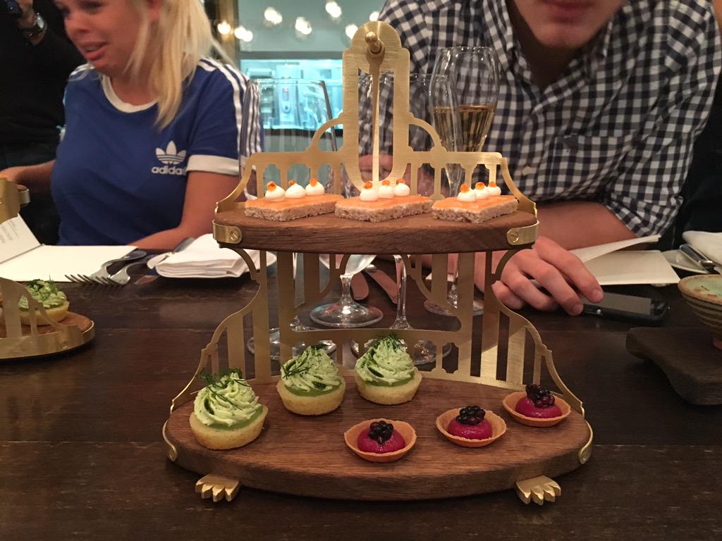 amberECN's tweet image. had such a good lunch at pollen street social today with @o2! #iPhone6sOnO2