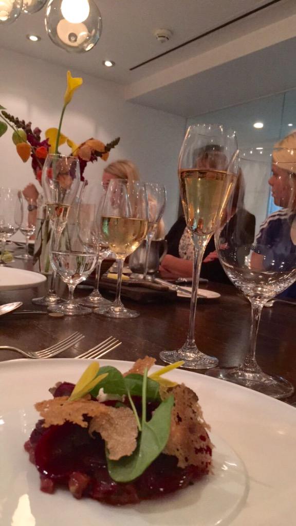 amberECN's tweet image. had such a good lunch at pollen street social today with @o2! #iPhone6sOnO2