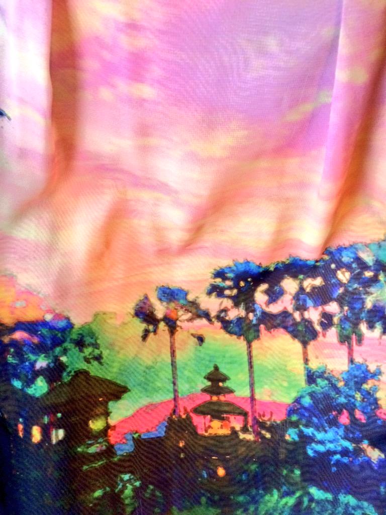 artysu1's tweet photo. #realsunset #samesky I'm wearing one. http://t.co/NtjwU61yaD