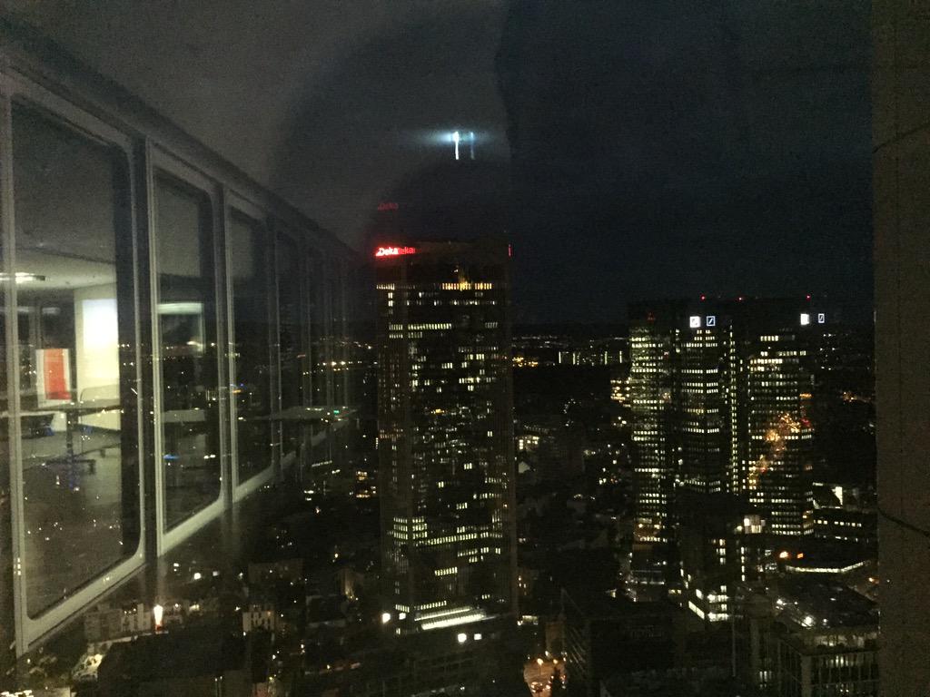 startupradioDE's tweet photo. #dbskydeck #startupweekend #fintech #Skyline http://t.co/pLSe9Cns8H