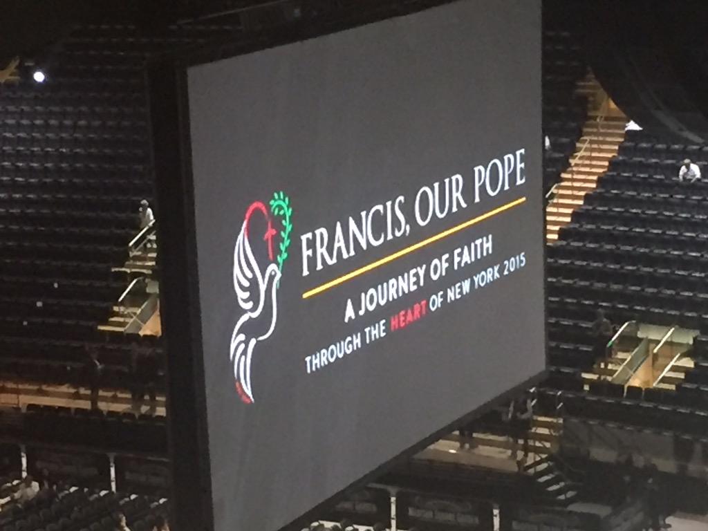 floorestius's tweet photo. Ready for the Holy Father... http://t.co/fZhvKARZ0R