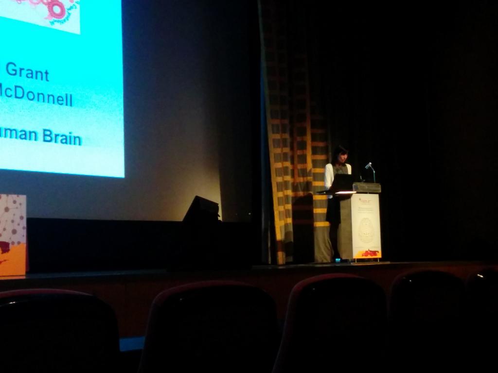 helicobacter1's tweet photo. @maradierssen cierra la #SENC2015 remarcando la calidad del programa científico, la discusión http://t.co/fX6UzzEgKQ