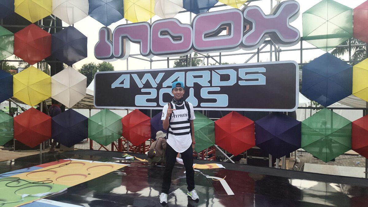 Low nda sbuk tgl 26 sabtu siang ini kira2 jam steng 1...nntn kita yaa..di acara inbox awrd...okk....maksii