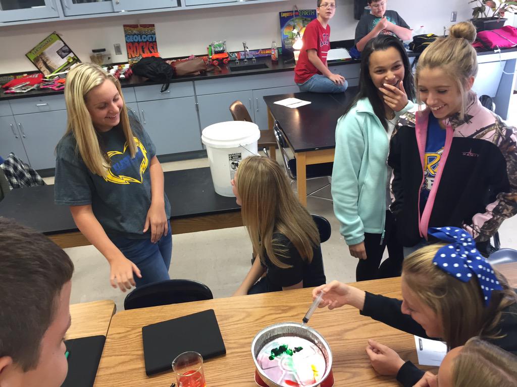 MrTomGoZeps's tweet image. Heat transfer! Conduction, convection and radiation labs! #pjhscience