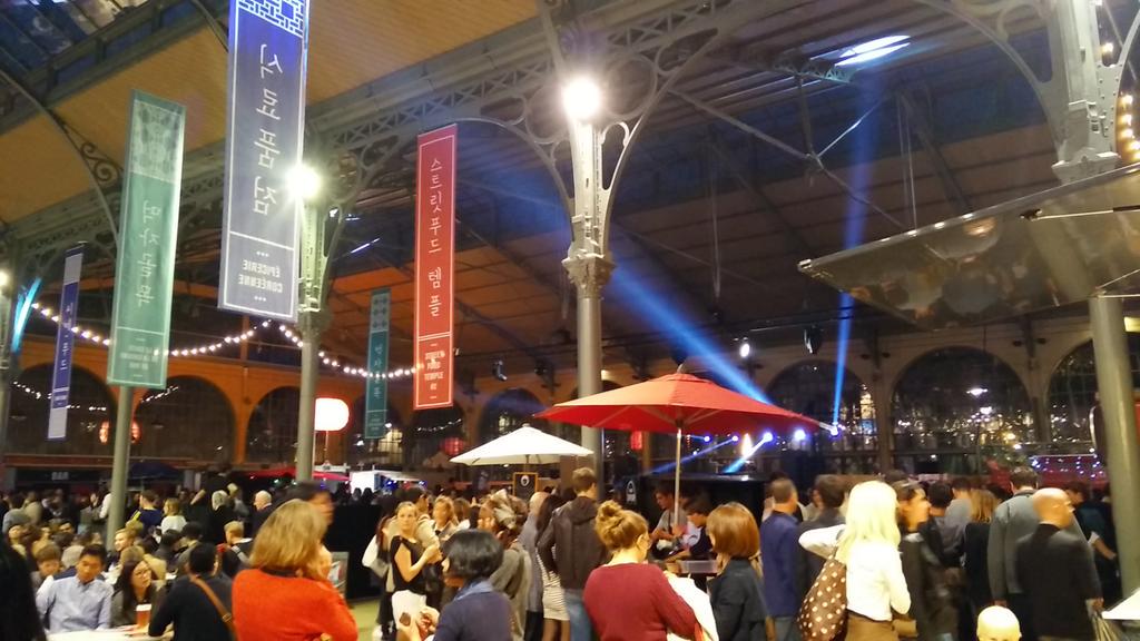 Rolstream's tweet image. #streetfoodtemple2 au @CarreauDuTemple, de nombreux concepts et plein de saveurs