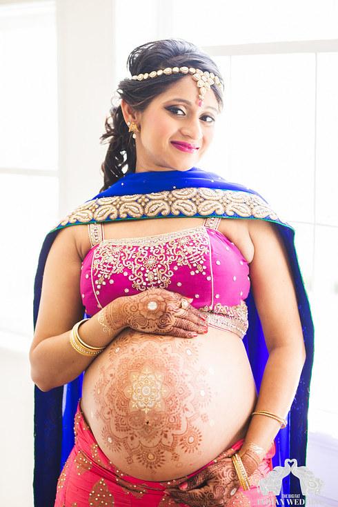 iHeartMomoPhoto's tweet photo. This Photo Shoot With A Pregnant Woman As A Model Is Absolutely Stunning
http://t.co/kD0wVnYaP2
@BuzzFeed http://t.co/oou19NJNOp