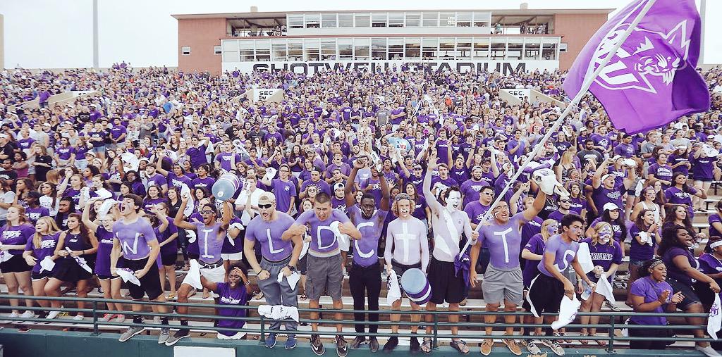 ACUWildcatReign's tweet photo. Best student section in the Southland Conference? Yup. http://t.co/zrUmW4WUia