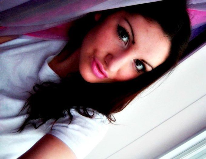 Omg..this is hilarious & horribly embarrassing??I just found this pic of me when I was 15. Those eyebrows??whyy