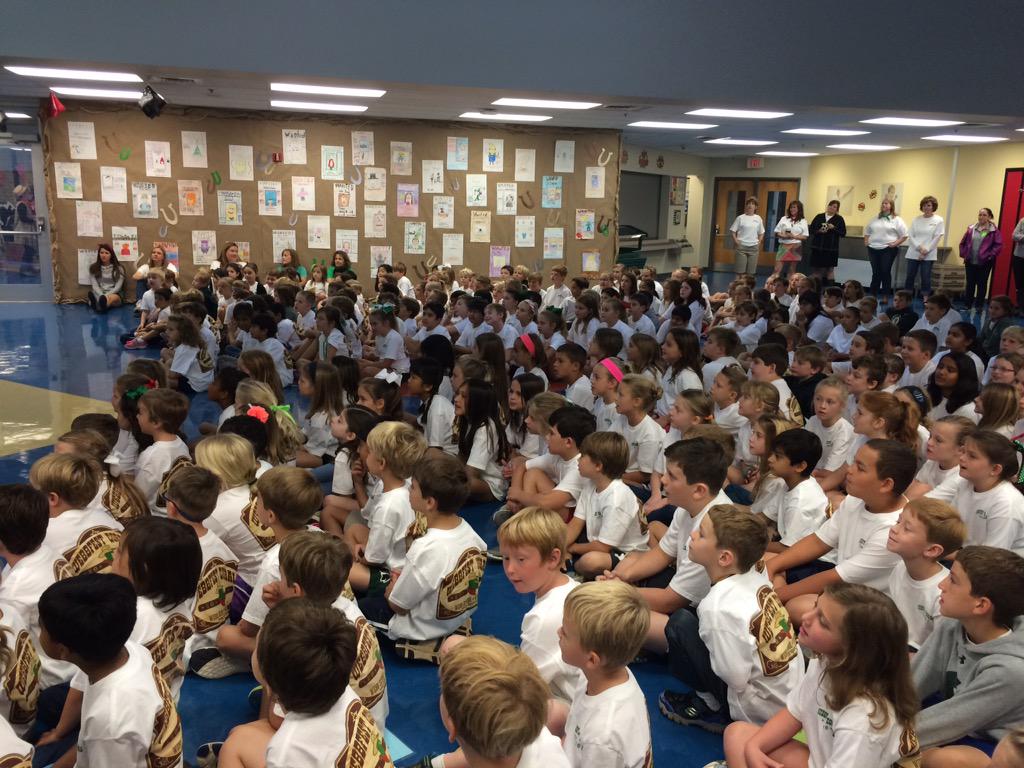 Webbschoolknox's tweet photo. Ready for a hootin' good time at Webbfest! #Webbfest http://t.co/fvpH64OBve