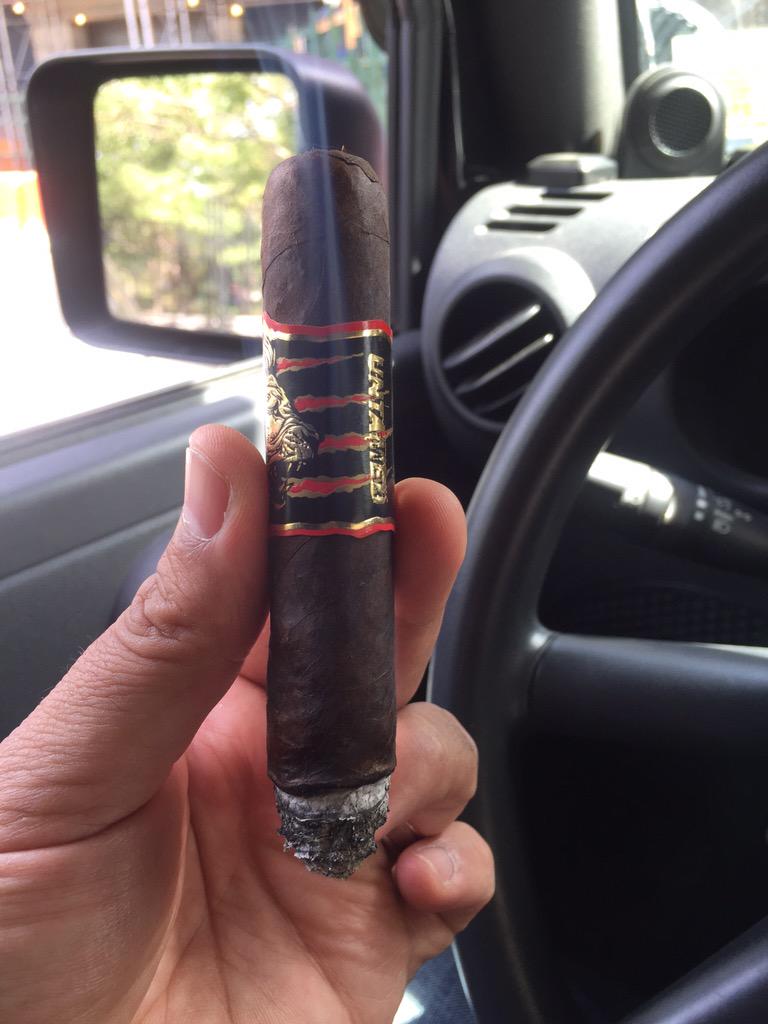 will7916's tweet photo. @LaAuroraCigars http://t.co/l80JqIUJgG