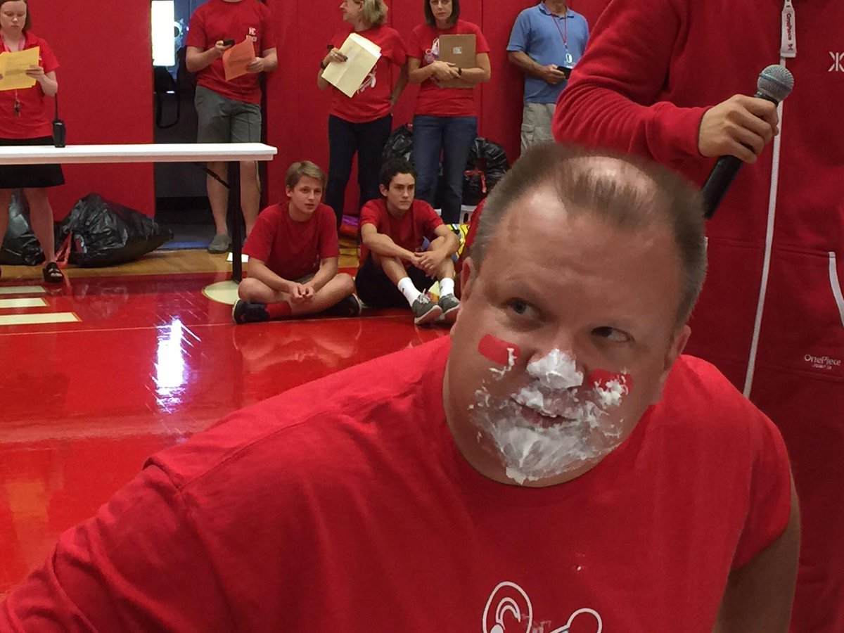 HinsdaleD86's tweet photo. You can’t say @mkolkman doesn’t have #RedDevilSpirit! Going to be a great @ThisIsHCHS #Homecoming! http://t.co/85EhvztAQ9