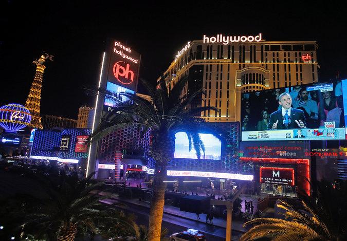 ChessGeeks's tweet image. Planet Hollywood hosts the most historic chess event in US history...!
@HighStakesChess buff.ly/1FfRuot
