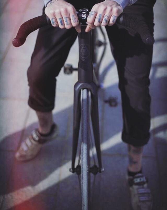 schwinning_'s tweet photo. R I D E  F A S T http://t.co/0stzgoKWOG