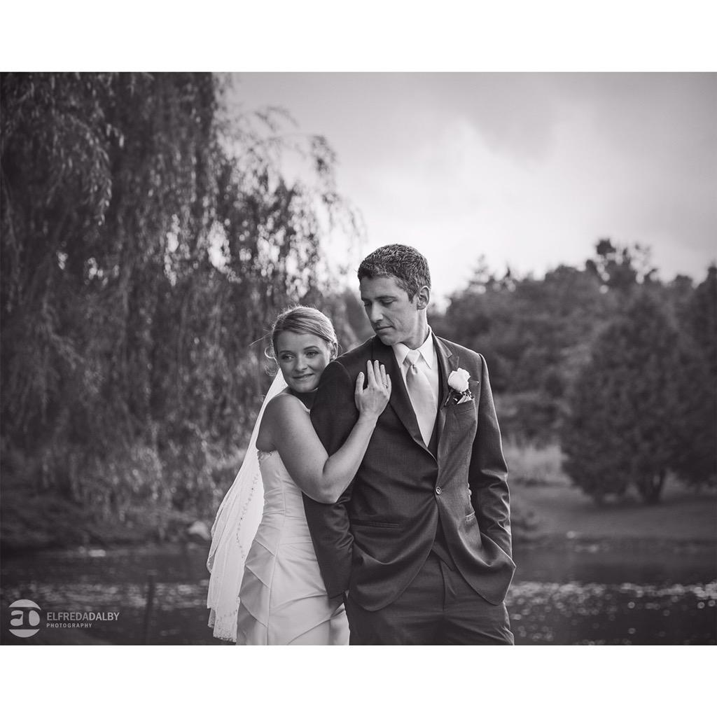 elfredadalby's tweet photo. One from Melissa and Aaron's #Fergus #Guelph #wedding http://t.co/NU0tAz2R48