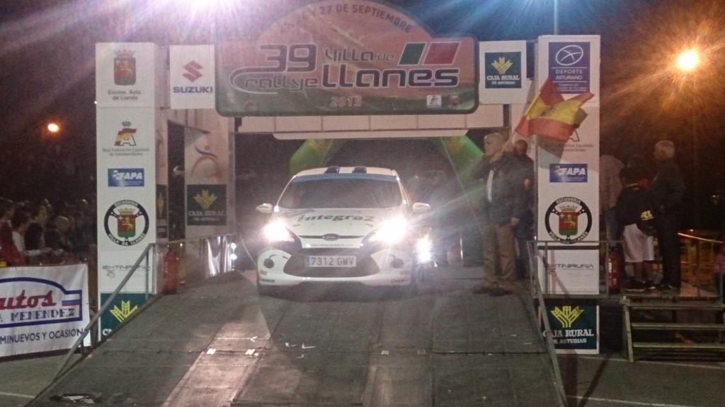 rallycast_'s tweet photo. Uno de los pilotos #Rallycasters Rober Blach toma la salida en este #RallyeLlanes #CERA http://t.co/WcvNZpabXU