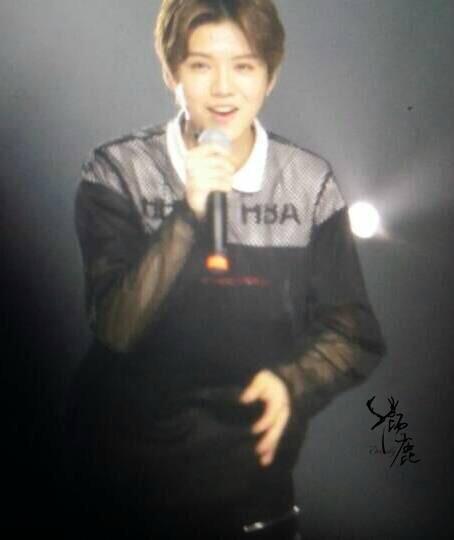 eternallydeer's tweet photo. #LuhanFirstMiniConcert #LuhanFootballGang #LUHAN 【鹿晗925首唱会】倾鹿preview4P I GOT THAT GOOD I GOT THAT GOOD GOOD http://t.co/uCrGdi3APi