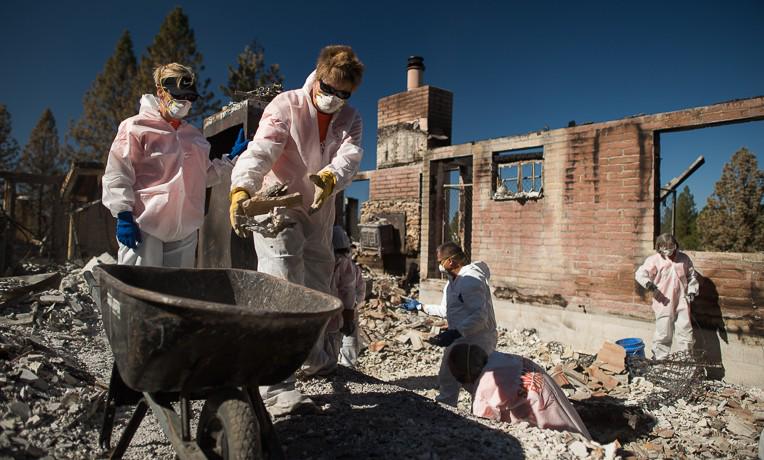 SamaritansPurse's tweet image. Help us minister to families affected by the #ButteFire and the #ValleyFire: bit.ly/1iAv0UE