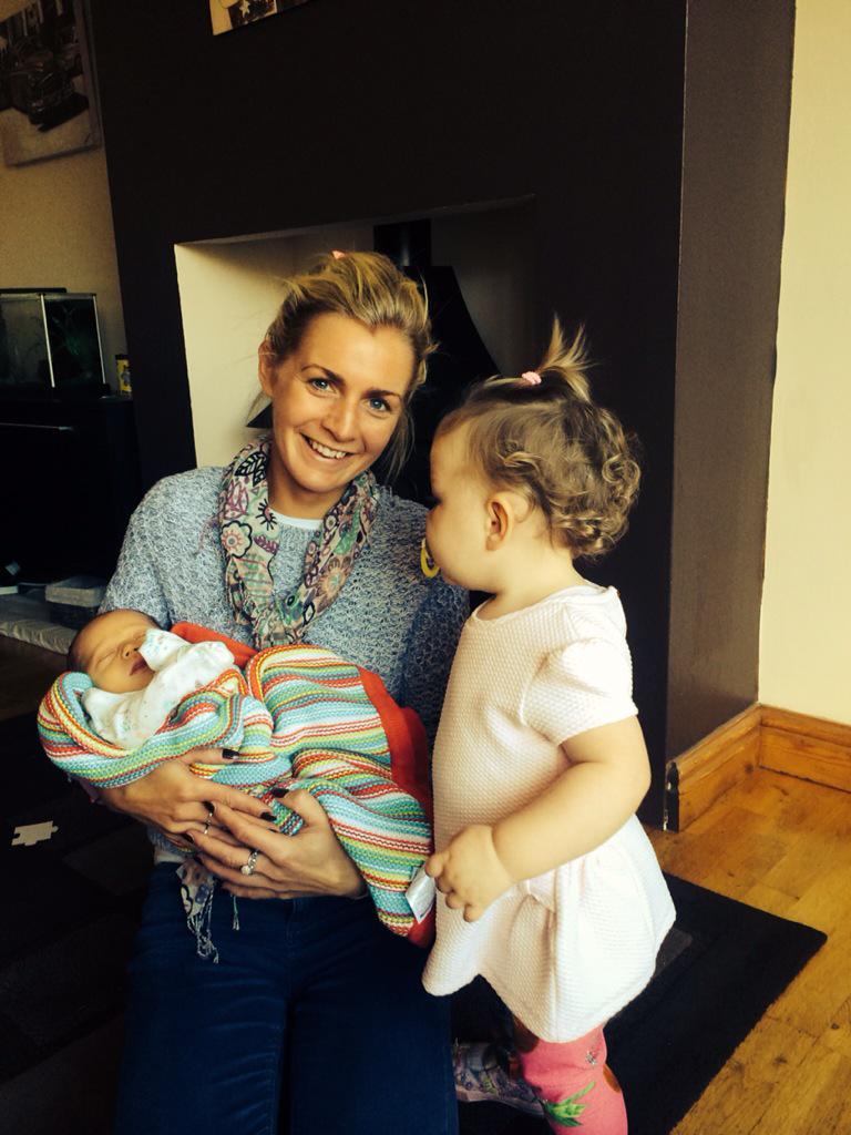 frankiem_03's tweet photo. #AuntieFran #Erin #Jocelyn #futurebestfriends #love #LHC1stteaminthemaking @megduncan9 @Leannejtraynor #pushymums 🏆👯💕 http://t.co/TKG1Seq86R