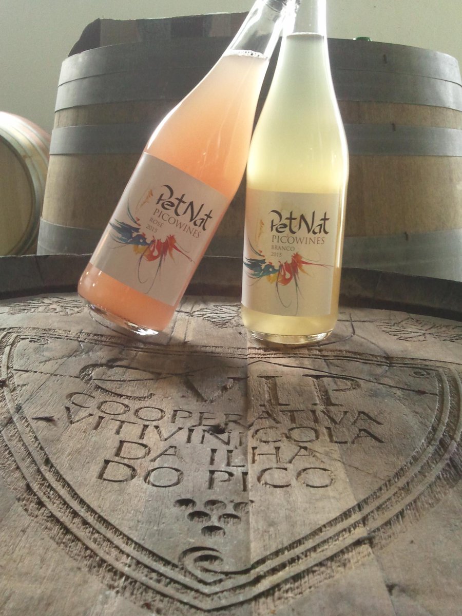 CrustedTom's tweet photo. First (commercial) sparkling wine ever from Azores,PetNat truly natural-powered by Plumpton College @PlumptonBSc_V_O http://t.co/Fu9UigpeQr