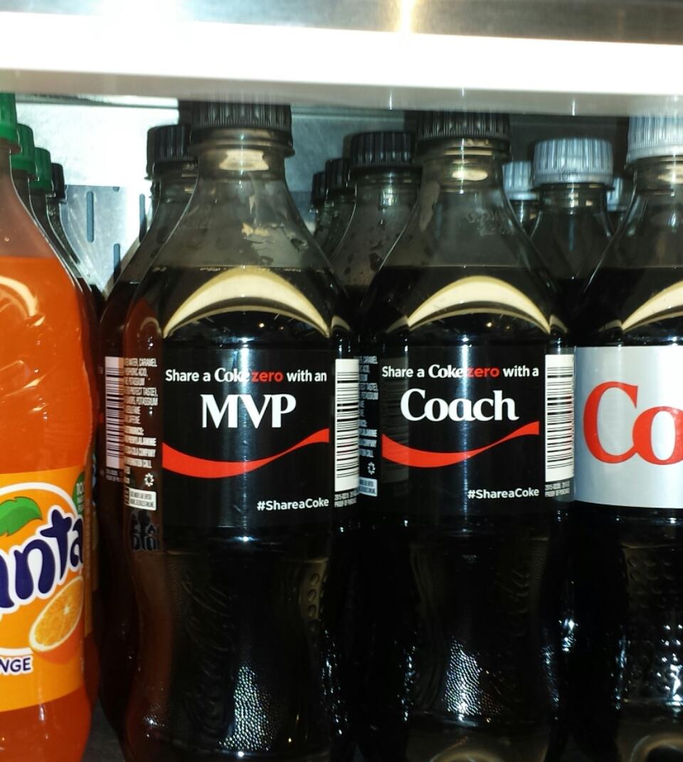 SagehenRunning's tweet photo. Perfect seeing these during our team's travel to #WilliamsCollege
#GoSagehens #PPXC #Coke http://t.co/ar40qCecBS