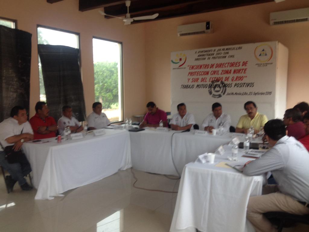 PC_Solidaridad's tweet photo. Reunión de directores de PCivil del Estado QRoo; en JMMorelos. @MauricioGongora @CinthyaOsorioG @GobSolidaridad http://t.co/lQMandTD08