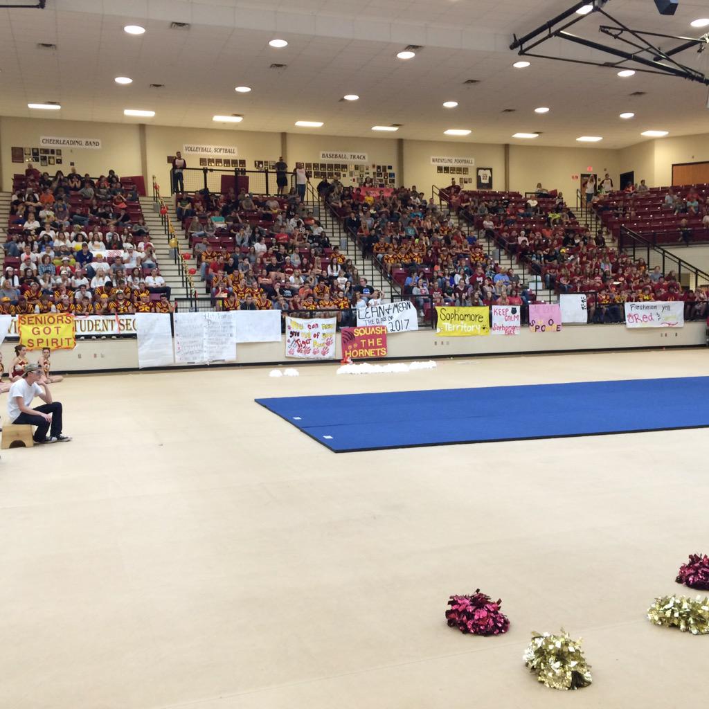 SuptEspolt's tweet photo. Cleveland homecoming. Nothing like it. Pride! Tradition! Family! #CPSHOCO2K15 http://t.co/aRyIC5zbKV