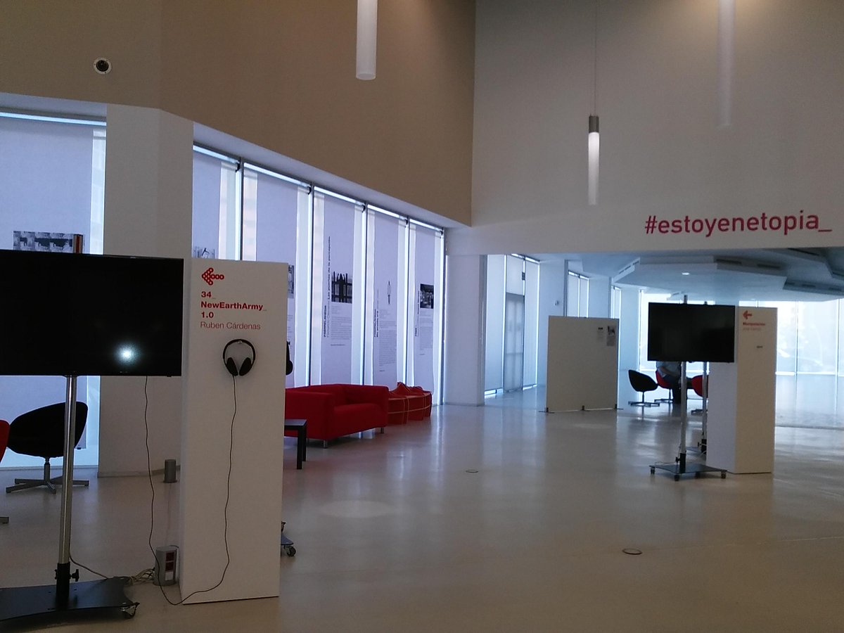 ProyectaMedia_'s tweet photo. Puedes visitar la exposición '#PasarelaMedia2014 Creativa' hasta el 6/1 de 2016 @etopia_ http://t.co/erBPToF6Sb http://t.co/YwVnVPvX9L