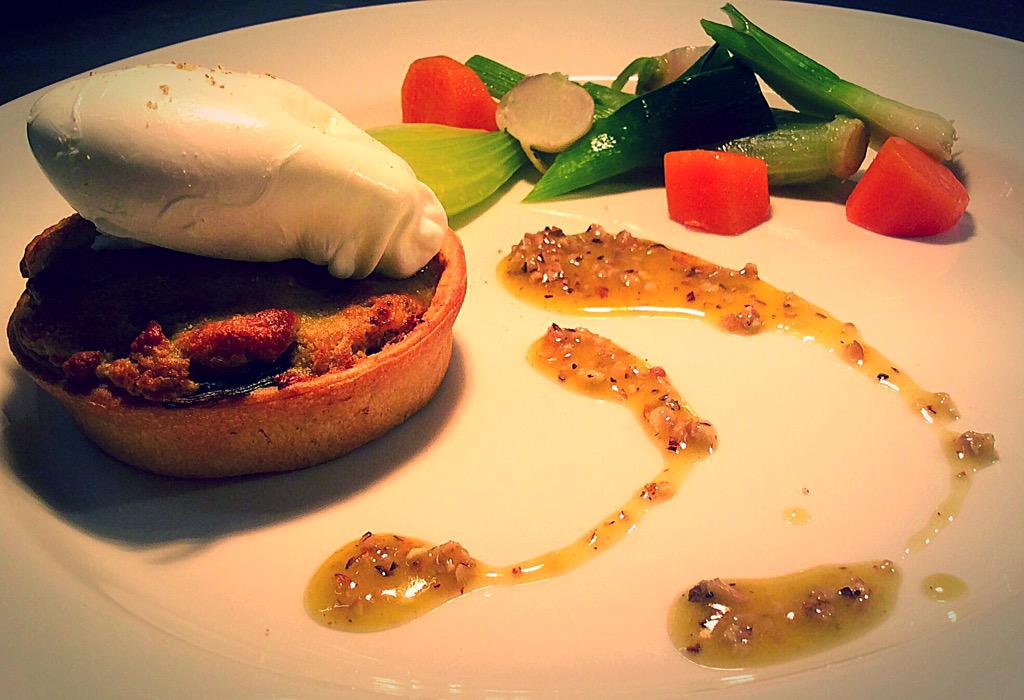 chefRuttledge's tweet image. New mains @TheBeach_Hotel .. Roast fillet of Ling and truffled King oyster mushroom and spinach tart. #finedining