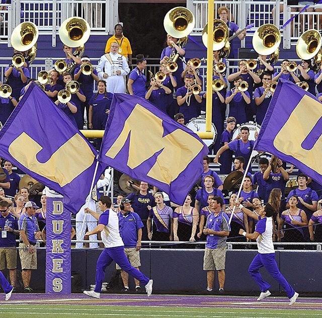 JMU is the place to be 🎼🎷😩👐😋🎶💜💛💜💛 #jmu19 #JMU <a href="/JMUMRD/">JMU Marching Royal Dukes</a> <a href="/JMU1787/">JMU 1787</a> <a href="/sgajmu2019/">JMU Class of 2019</a> @