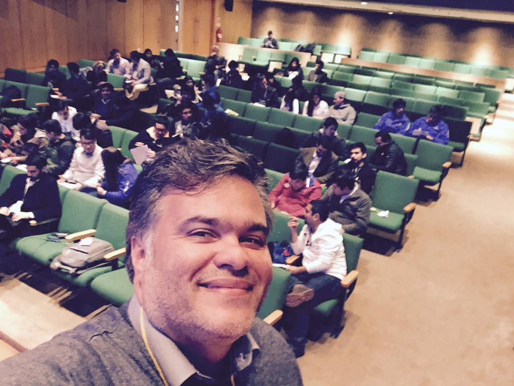 javrusso's tweet photo. Fascinado dictando taller en #jwef2015 #designthibking http://t.co/KSRAekZyIC