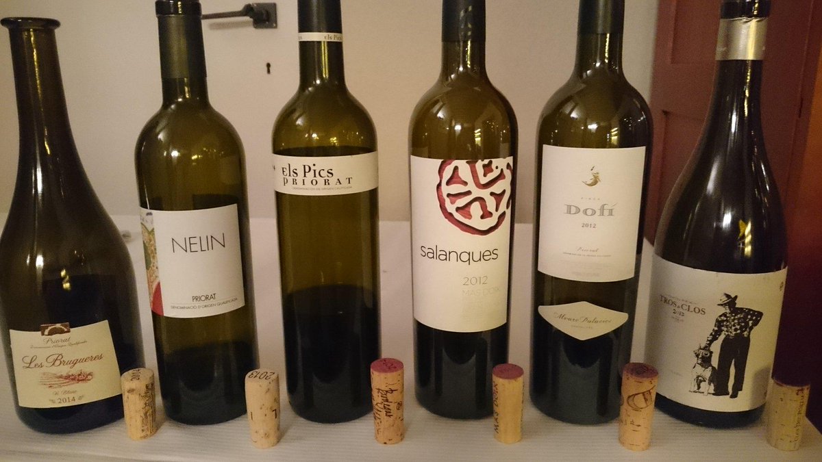 filnas77's tweet photo. Priorat tasting!!Super cool!!! #nelin #elspics #salanques #dofi #trosdelclos @vilaviniteca @masdoix #alfredoarribas http://t.co/yyQxoCliiN