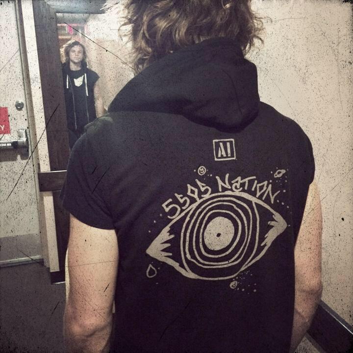 FLAGGSVO's tweet image. #LoopOff5SOS