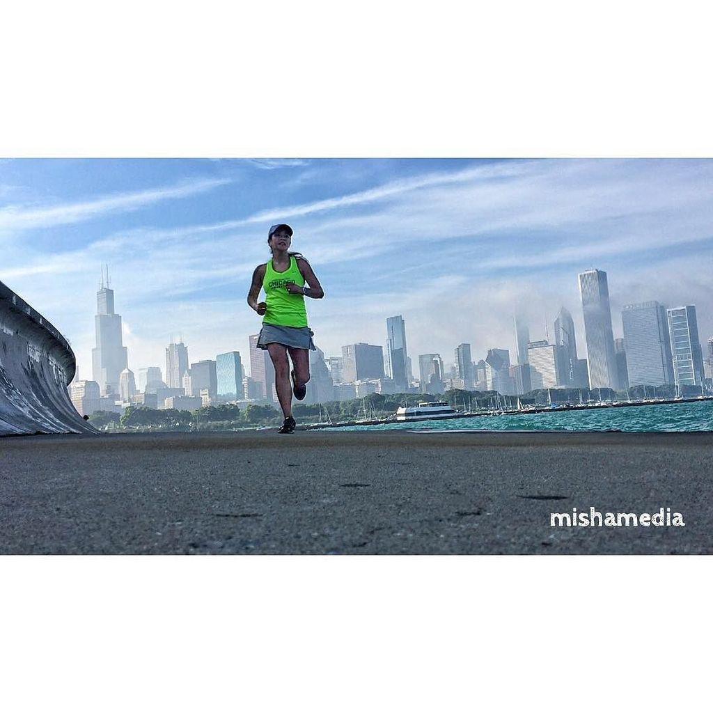 MyEThree's tweet photo. This is my happy place... I finally got to run downtown Chicago for FUN! 09.25.15 #RunItF… http://t.co/KpuFhLMqTn http://t.co/jImNJnC5a5