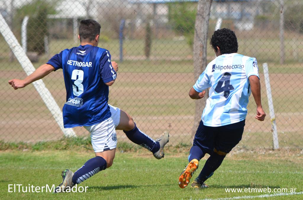 ElTuiterMaTador's tweet photo. #InferioresAFA 6ta división #TALLERES - #Racing por #LpdlF @DiezAnabel90 http://t.co/4TFbuQM1Sv