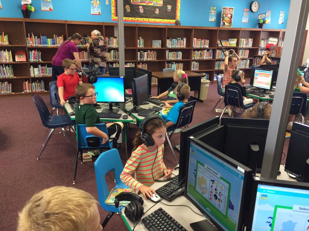 New books on the shelves + fun computer lessons = a great day in the Walnut Creek Library! #happyreaders