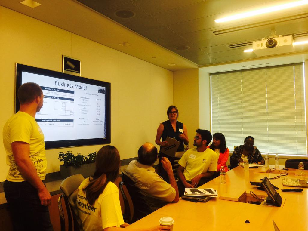 nfelix2's tweet photo. #EYConnectDay is just 1 of many reasons why I'm proud to work 4 #EY #BBWW #EYCD #EYCDWest @NFTEBayArea @angelamilano http://t.co/GEpWg8S9OV
