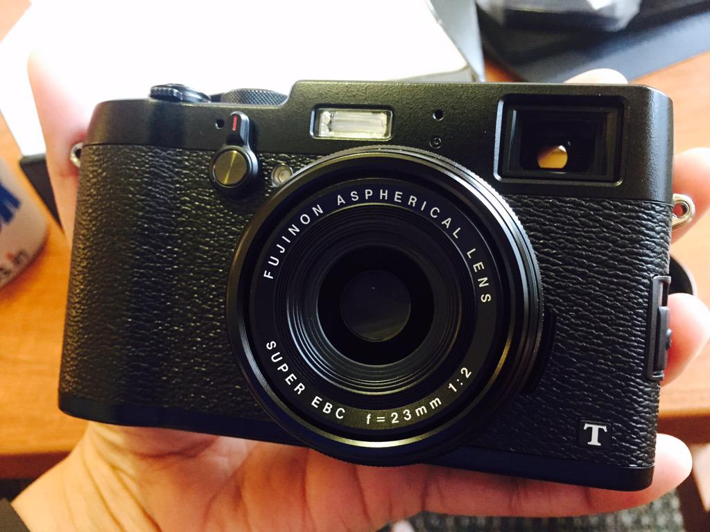 ShellZero's tweet image. The beauty! #FujiFilmX100T #firstcamera