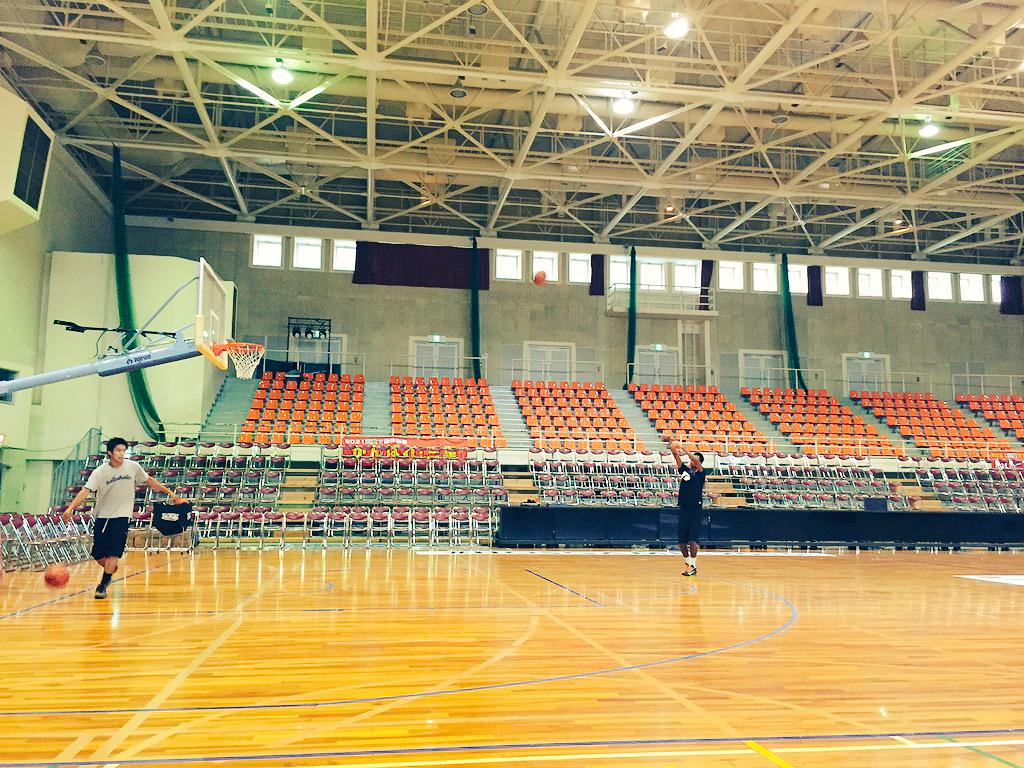 AB_TOKYO's tweet image. 名張に無事到着です！🙌

まずは車で固まった身体をバスケでほぐします。

#spaceballmag #SBM_HOS #HOSGAMES #HOSGAMES2015