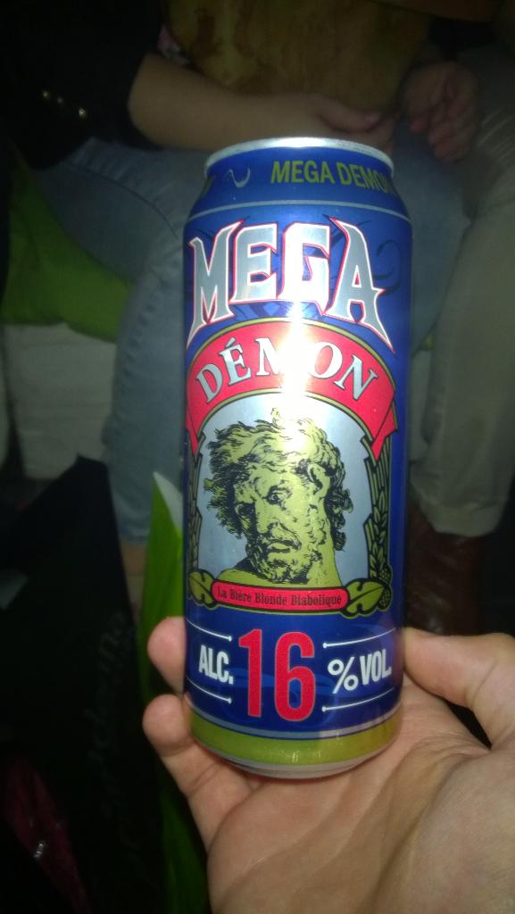 il_ciancio's tweet photo. Cia, vi presento la mia nuova amica. #megademon #birra ๐บ http://t.co/bjYNSMJJnX