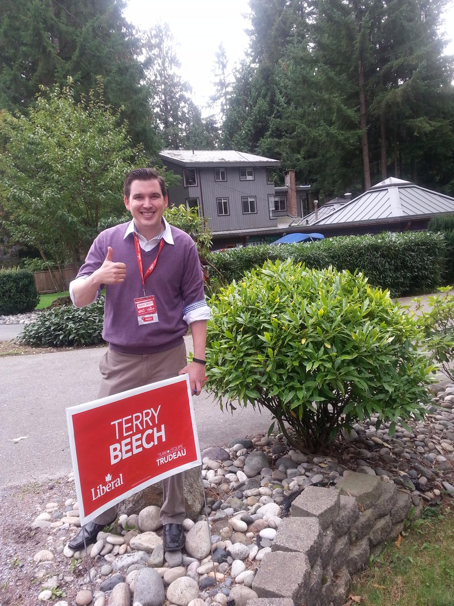 HomersODDysey's tweet photo. They're everywhere! Get your @terrybeech sign! vote@terrybeech.ca, use #SendTerryASign, post pic here! #elxn42 #LPC http://t.co/Td1dgyFKGr