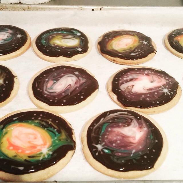 HFKitchenette's tweet photo. #Galaxy #cookies ! #TheUniverse is a #delicious #place #UlsterCounty #RondoutValley #upstateNY #bakeoff #specialOrder http://t.co/WyHCWVvyT6