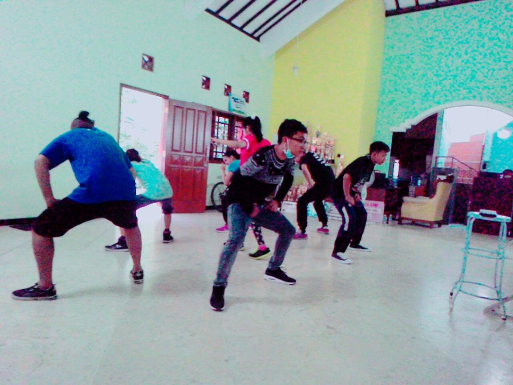 Halow <a href="/Unlimited_PAZ/">Unlimited PAZ Crew</a> 🙌 Semangat kontes di Bali hari ini 💪 kalian pasti bisa 😚 👏💃SUKSES!!