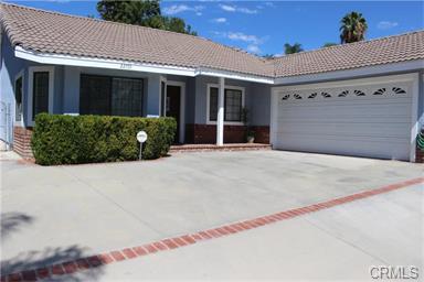 SuperZinggs's tweet photo. #justlisted @309k 3 bedroom 2 bath and move in ready. Fenced yard and 2 car garage in #GatedCommunity of #CanyonLake. http://t.co/vattWwQsgR