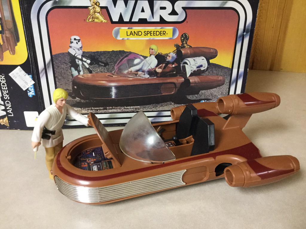 buttonst68's tweet image. Don't forget to check the oil before going out to look for runaway droids. #StarWars