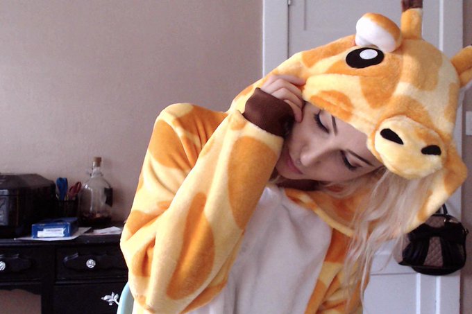 getting ready for cam! still don't think you guys could convince me to get out of this thing tonight