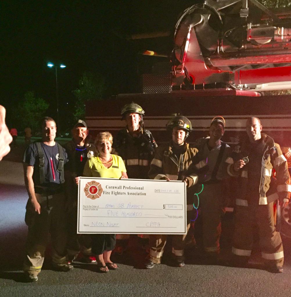 profiremedic's tweet photo. @VoisinePierre #fullgear  @cfd42 @bsward64 @KristaDan Thank you @CornwallPFFA for supporting #2BPerfect $500 donation http://t.co/rRRDrwTZgd